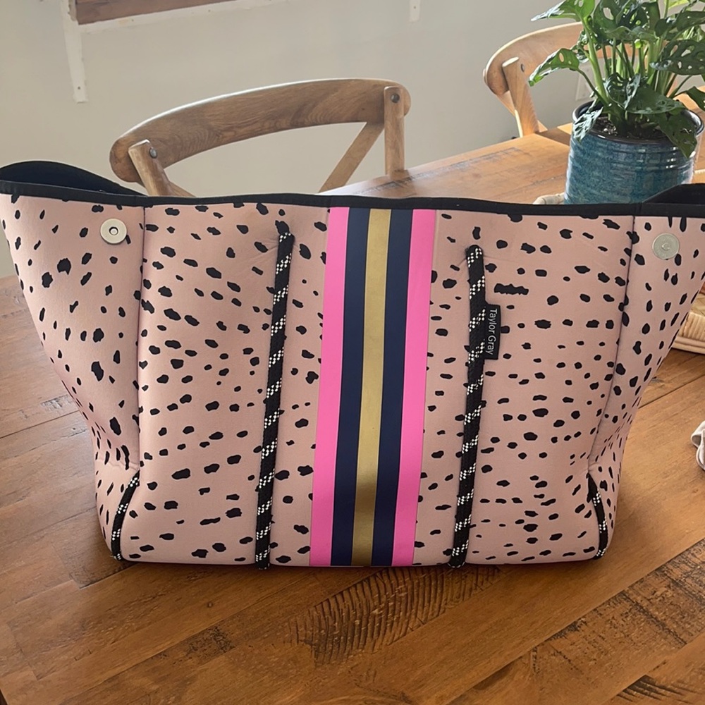Taylor Grey Tote - JUST LIKE HAUTE SHORE